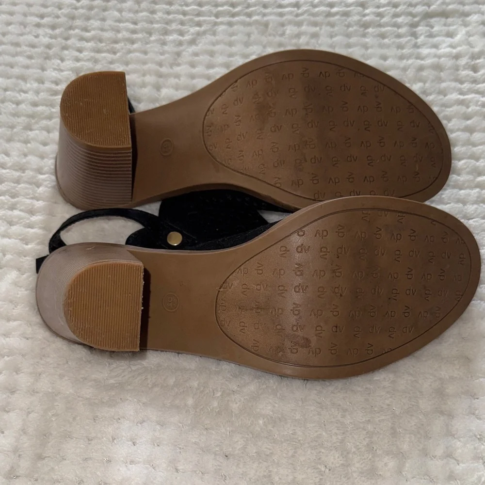 ✨🖤 Like New - DV Black Perforated Heeled Sandals – Women’s Size 6.5 - Picture 8 of 10